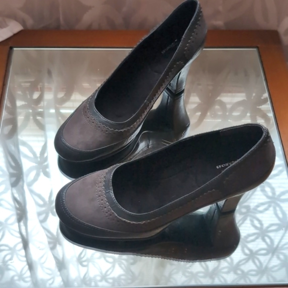 AEROSOLES Women's Size 8M Gray Classic High Heel Round Toe Heels - Picture 2 of 13